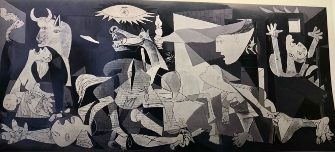 Guernica_museum_sofia_queen_on_july_2018
