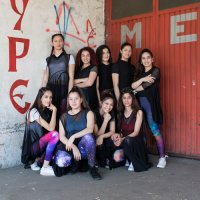 Απ' το Βελιγράδι στο Λονδίνο: Μια μπάντα με Ρομά κορίτσια τραγουδά για τη γυναικεία ενδυνάμωση - Ενάντια στα στερεότυπα, τις διακρίσεις και τη μάστιγα του παιδικών γάμων